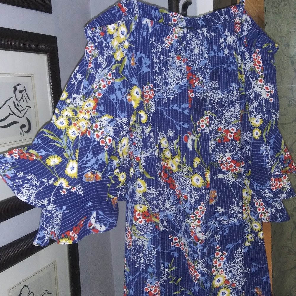 "Gabby Skye"  cool floral dress .